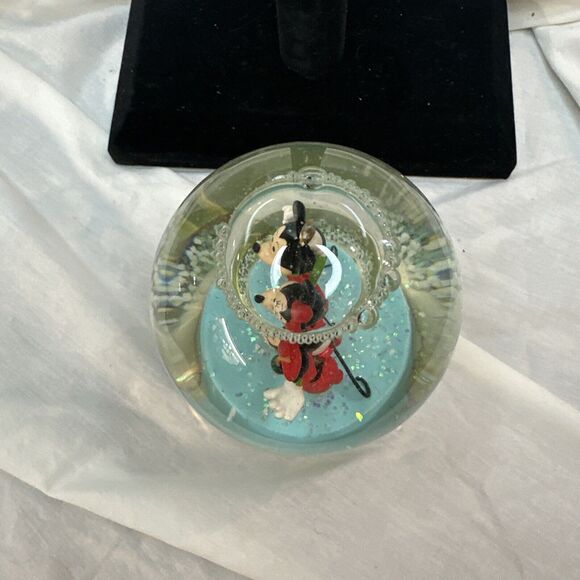 2012, Mickey and Minnie, Ringing the Bell, IOB - Picture 5 of 11